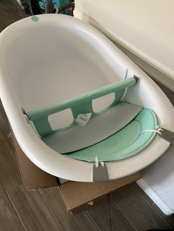 Frida Baby 4-in-1 Grow-with-Me Bath Tub