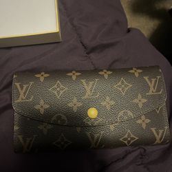 Louis Vuitton unused comes with box