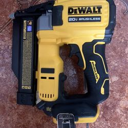 BRAND NEW DEWALT 