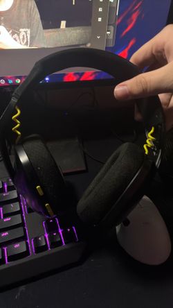 Logitech g435 Headphones