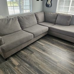  ASHLEY FURNITURE SECTIONAL 
