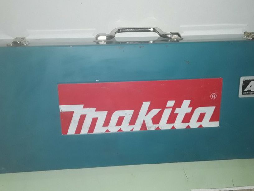 Makita Saw