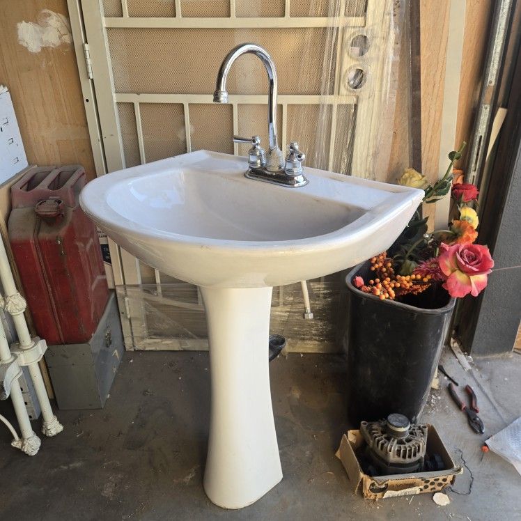 Pedestal Sink Combo