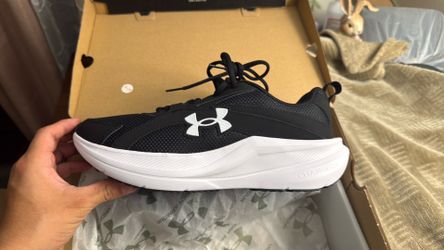 Under Armour UA Assert 11