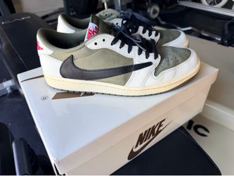 Travis Scott Air Jordan 1 low reverse olive