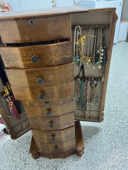 jewelery organizer