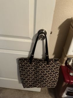 Michael Kors Tote Style Purse