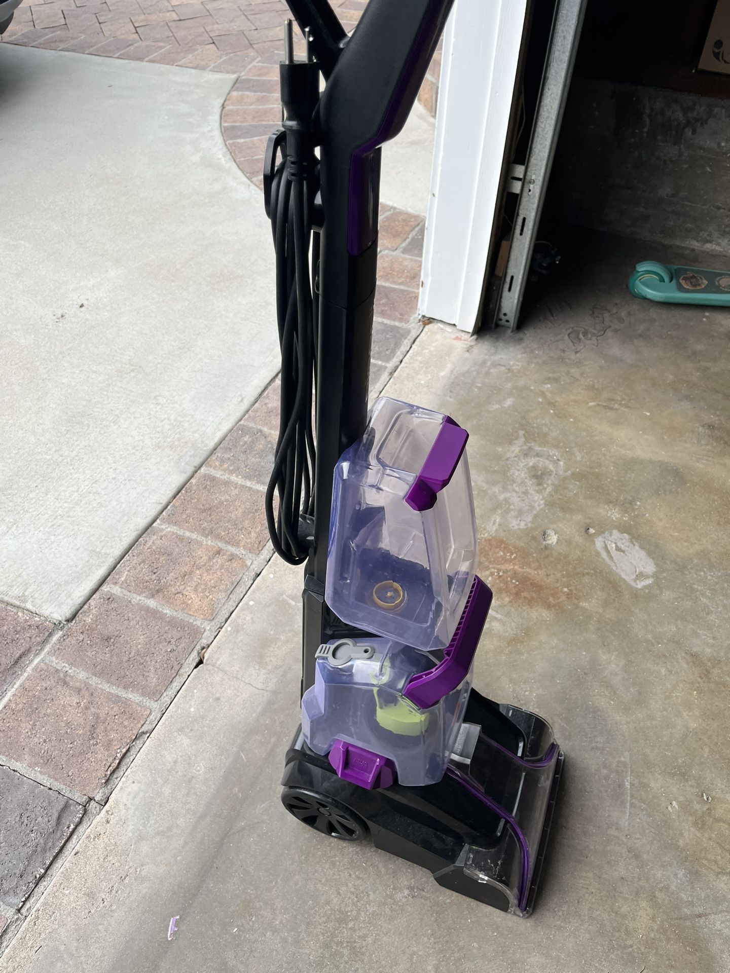 Bissel Powerforce Powerbrush Pet Lightweight Cleaner