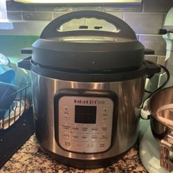 InstaPot duo Crisp And Air Fryer With Accessories 