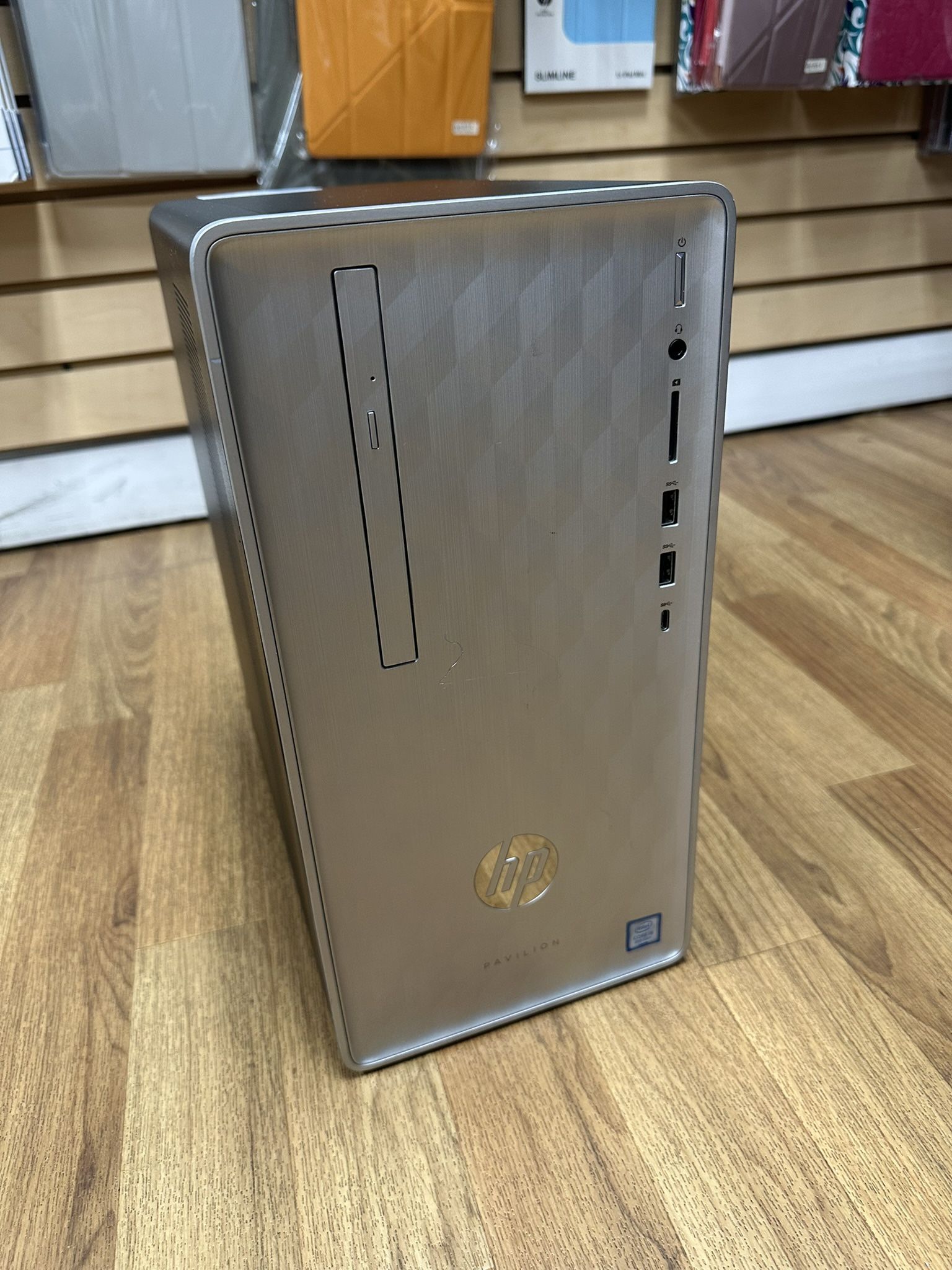 HP Pavilion 590-p0057c desktop computer core i5-8th gen 16GB RAM 512GB SSD