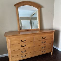 3 Pc Queen Bedroom Set -  Dresser, Mirror & Headboard