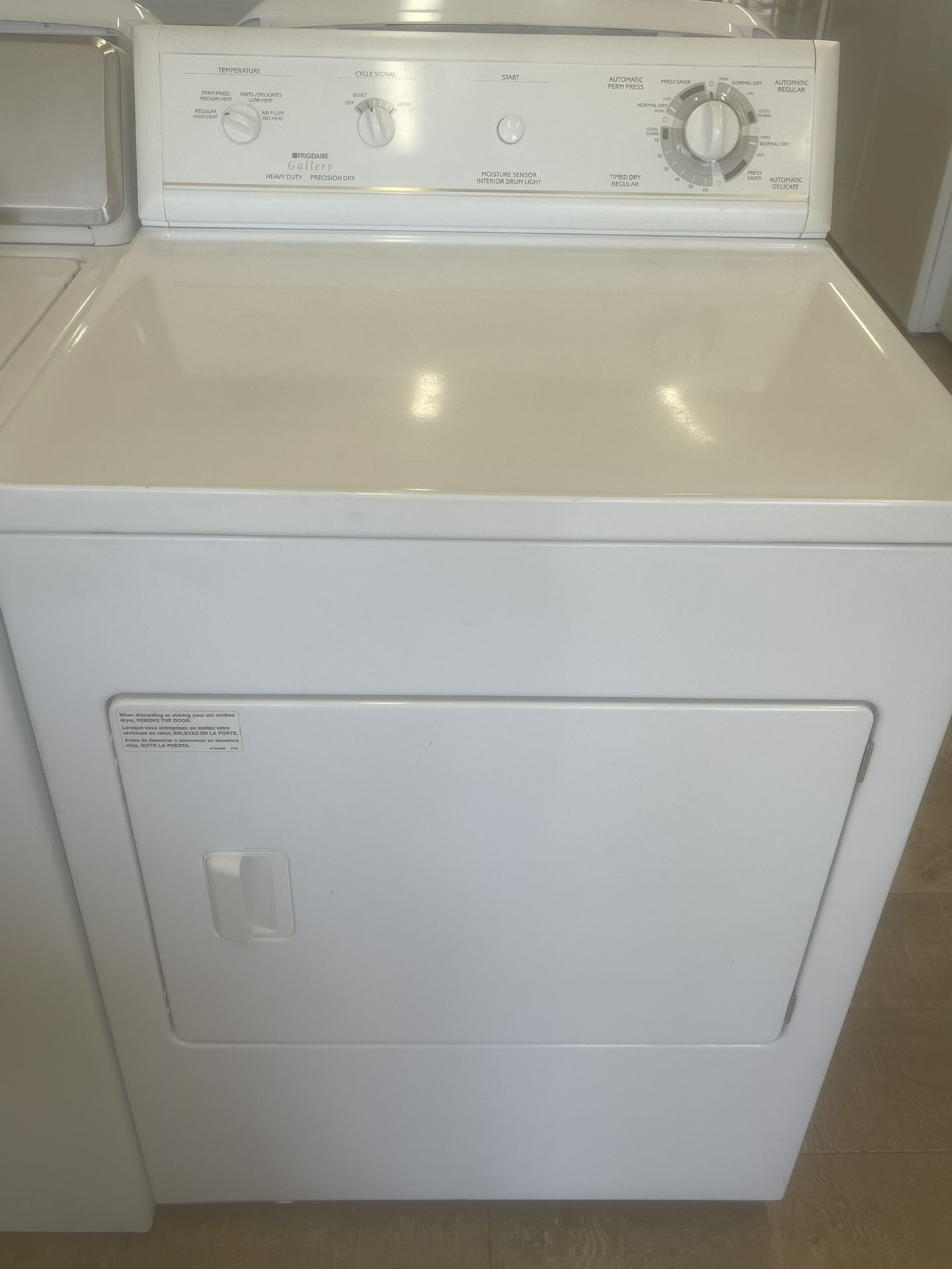 Frigidaire Gallery Heavy Duty Natural Gas Dryer In Excellent Working Condition