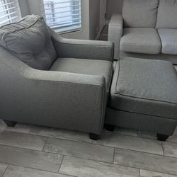 Chair w ottoman 