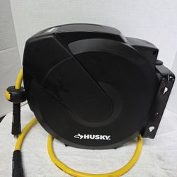Husky 50 Ft. Air Hose W/ Enclosed Hose Reel (Price Is Firm)