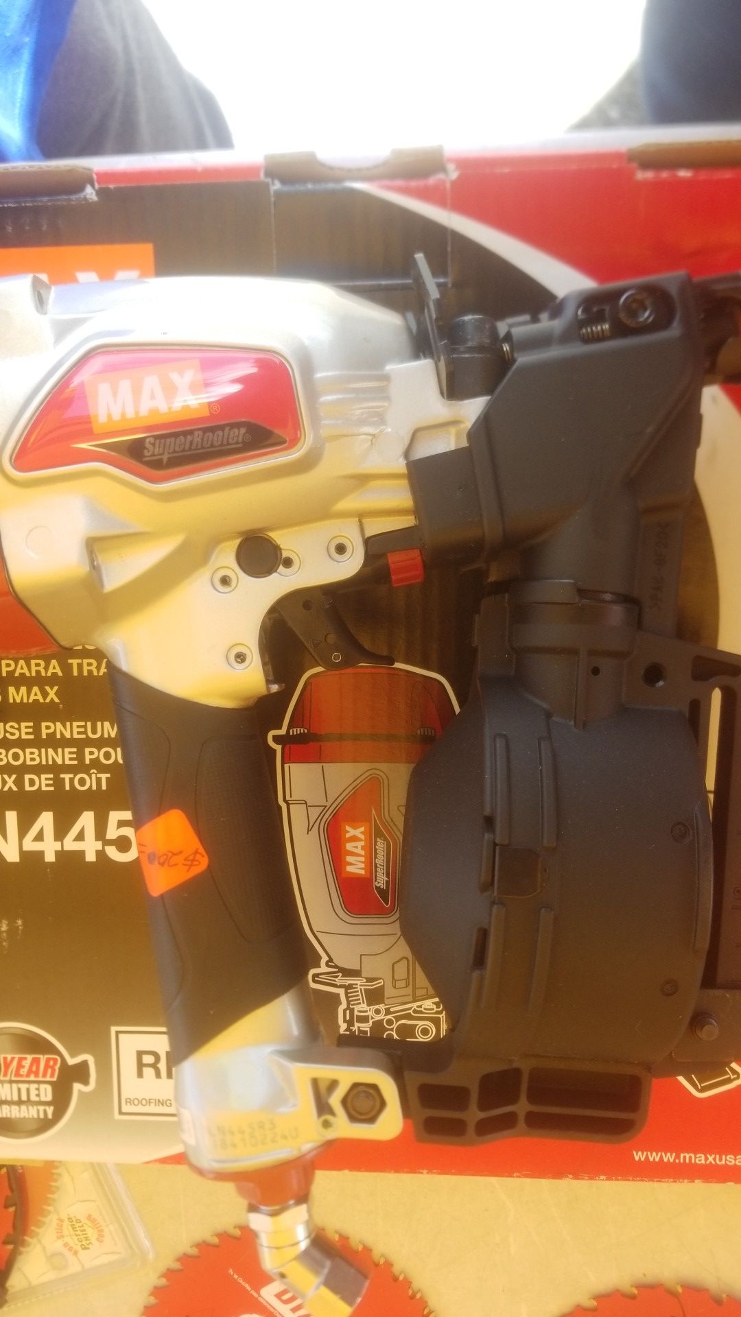 Max SuperRoofer Roofing Coil Nailer