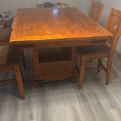 Dinning Table & 4 Chairs