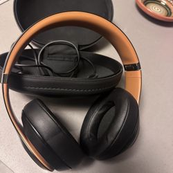 Beats By Dre Wireless Noise Cancellation Headphones 