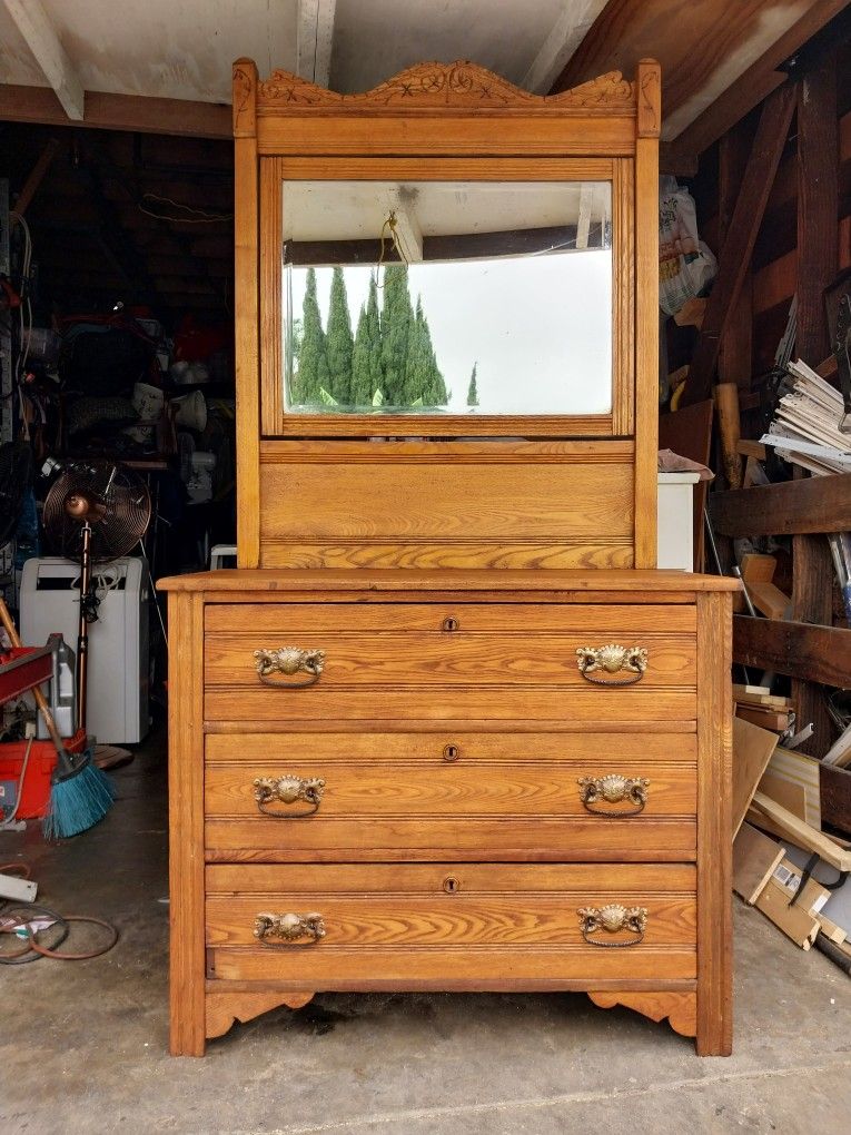 VINTAGE OAK VANITY