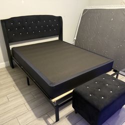 Queen Bedroom Set In Boxspring