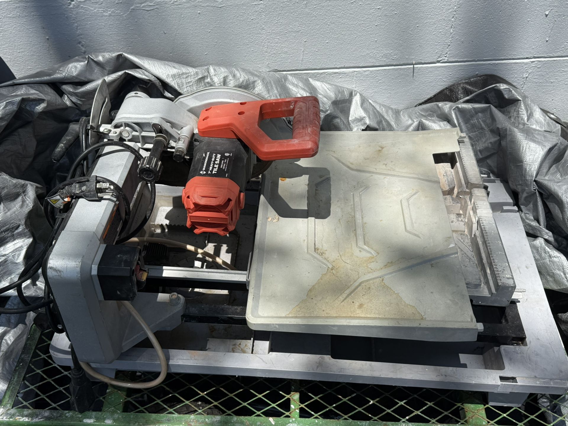 DIAMONDBACK 10 Amp 7 in. Wet Tile Saw with Sliding Table