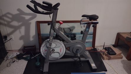 Sturdy Sunny Magnetic Resistance Bike