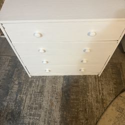4 Drawer Dresser For SALE