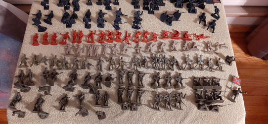 Vintage Toy Army Men and Misc