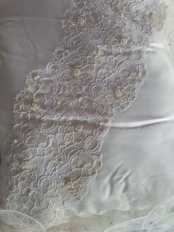 Pair Ruffled Cushion (Cojines) Wedding