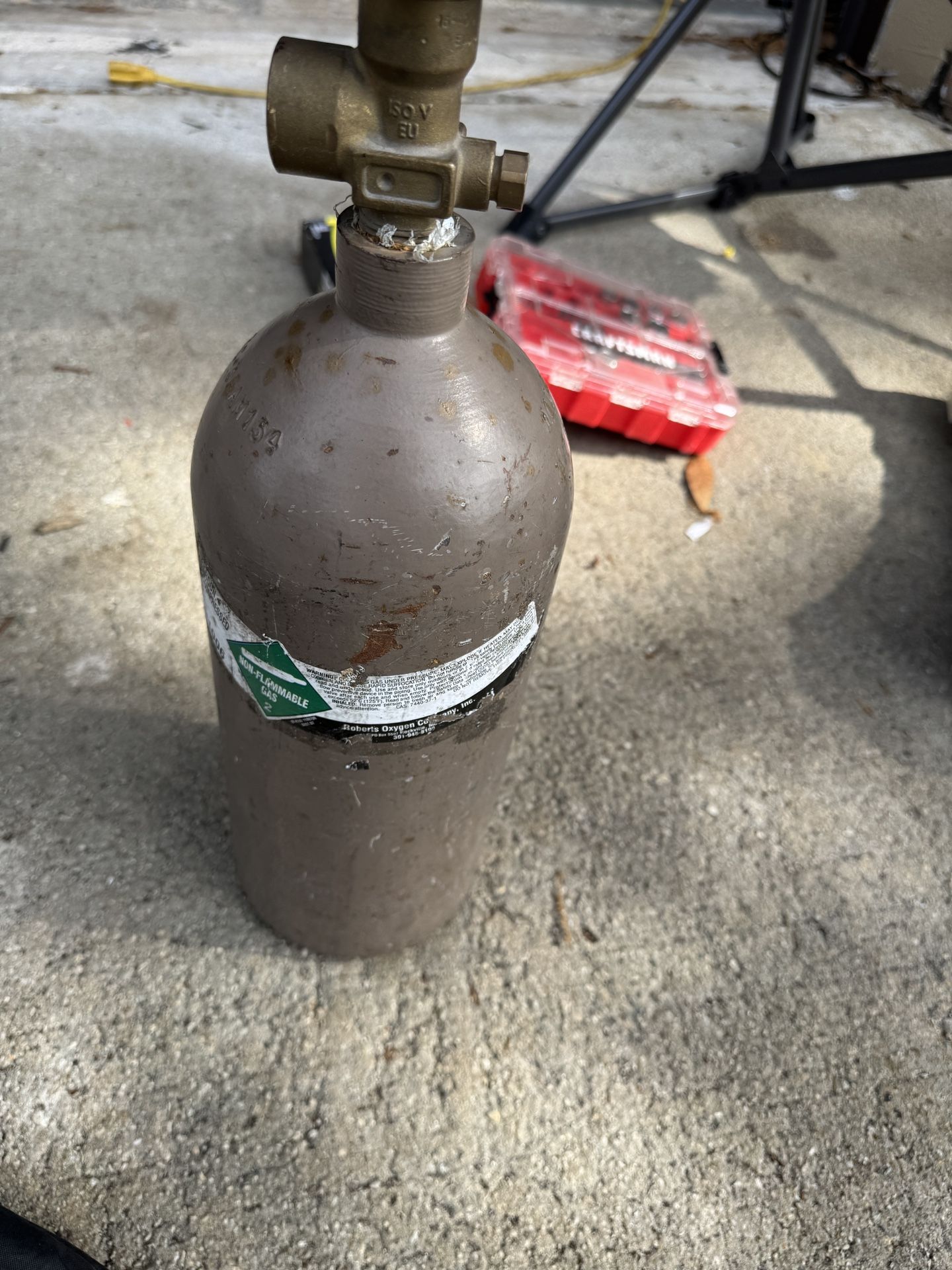 Argon Compressed Gas  UN1006- Tank 
