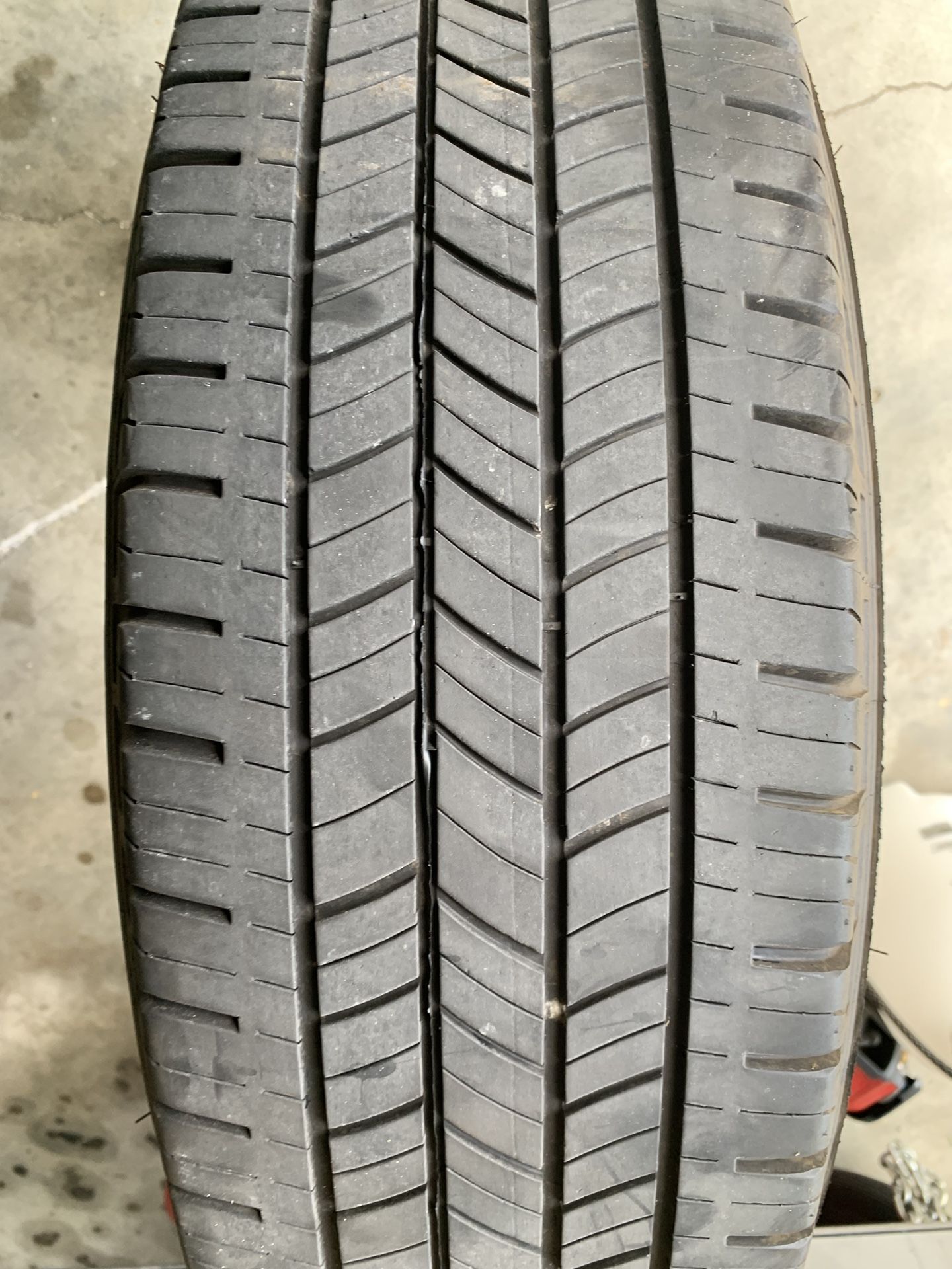 1 michelin energy saver tire LT235/80/17,