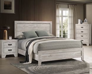 QUALITY QUEEN BED SET!:)