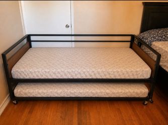 Twin Bed - Trundle
