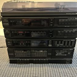 Sanyo GXT 888U Stereo Music System Dual Cassette Tape Turntable AM/FM, Tested