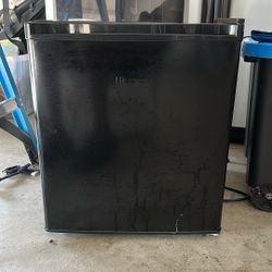 Mini Fridge 