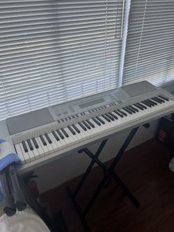 Piano Electric White Stand And Charger Casio -