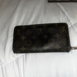 Louis Vuitton Zippy Wallet
