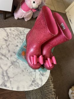 Rain Boots Size 2 Girl , Far East 