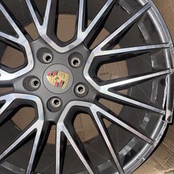 Porsche cayenne rim 2023