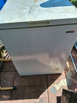 Vissani Chest Freezer White