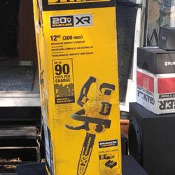 DEWALT Battery Powered Chiansaw Kit 
