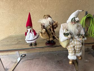 Christmas santas figures 3 pcs lot