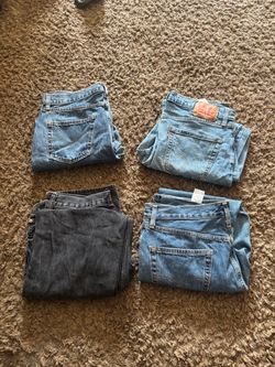 4 pairs of Levi’s jeans, size 34x30