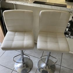 2 Bar Stools
