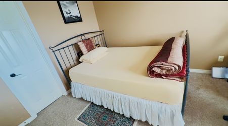 Metal frame Queen-size bed with box