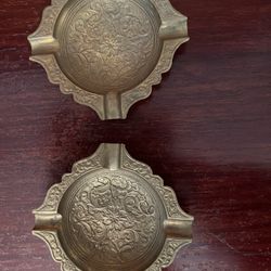 1 pair of Pakistani embossed decorative brass ash tray with intricate design 