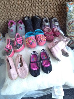 Girl Shoes size 4,5