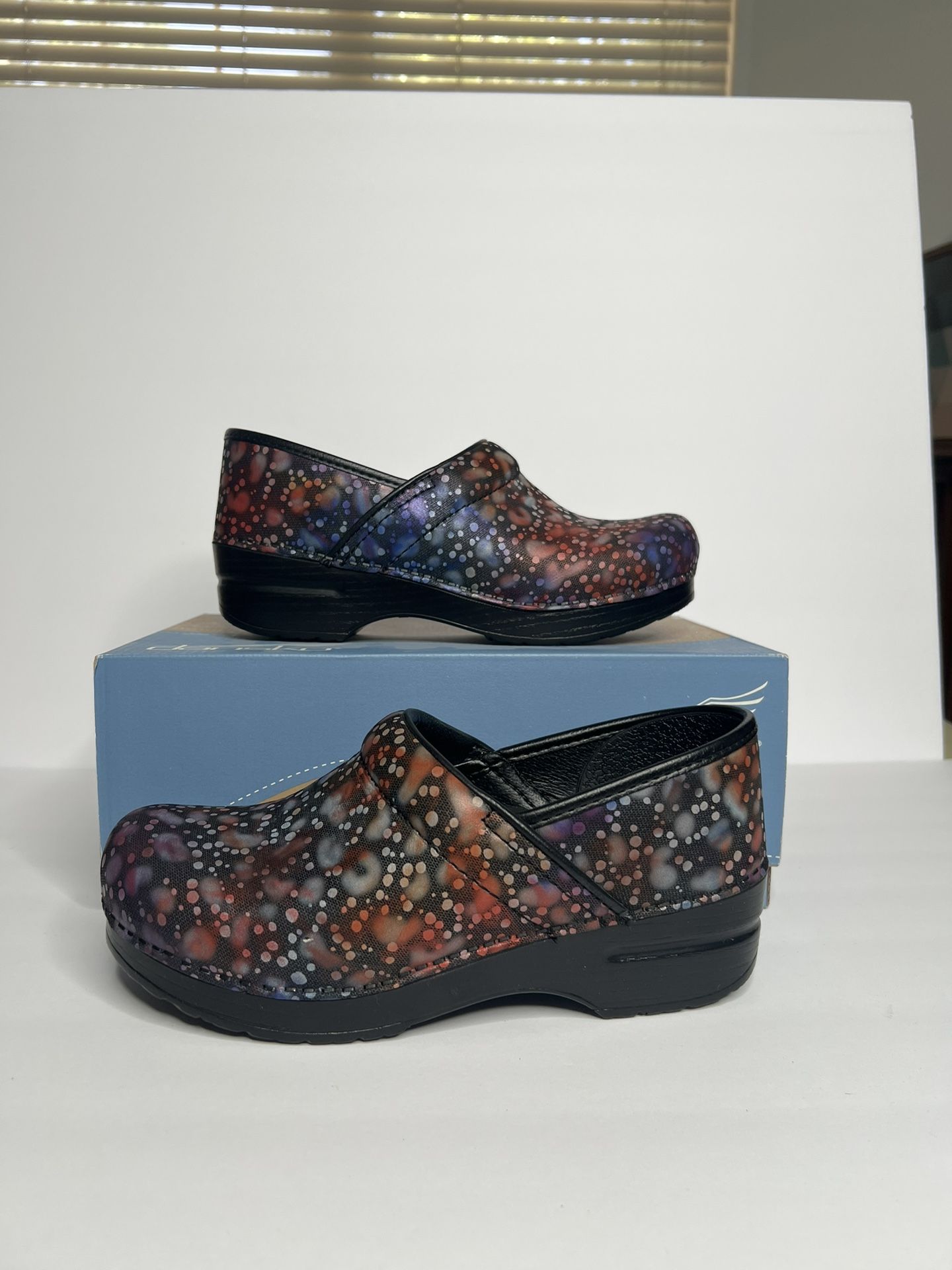 Dansko Women’s Clog Shoes Multicolor Size 38 EU 7.5 US