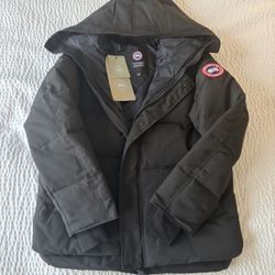Canada Goose Size M
