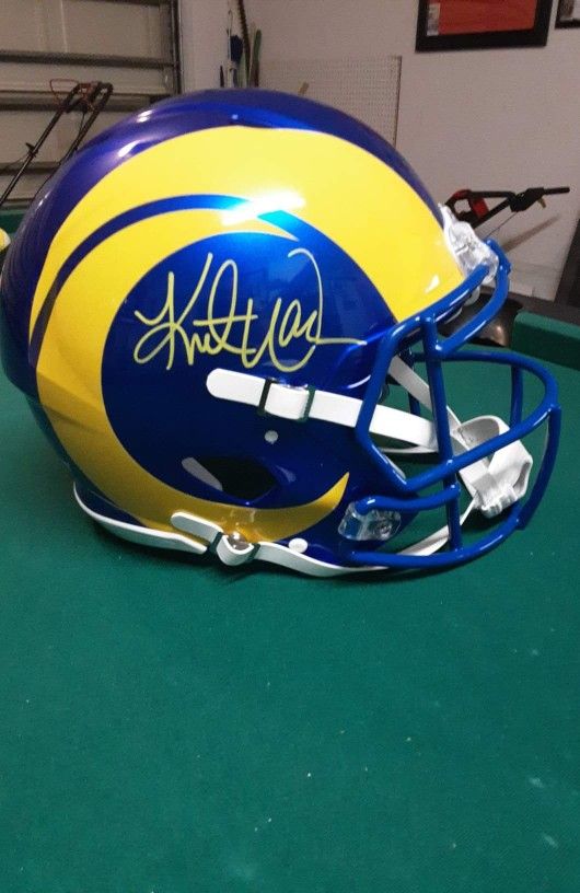 Autographed Sports Memorabilia