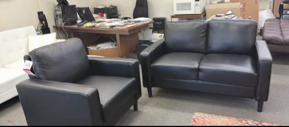 New love seat and chair set / free delivery
